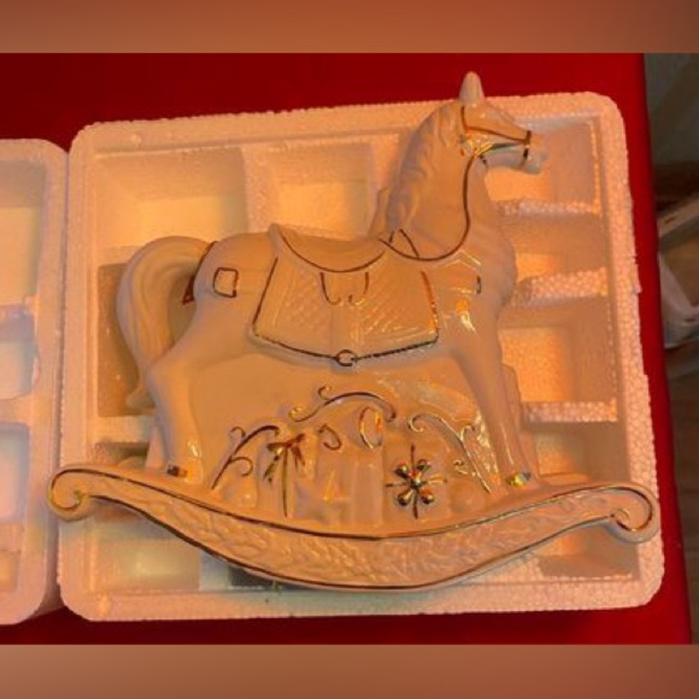 NWT Vintage in original box Musical Rocking Horse Collectors Item Perfect WORKS! - Picture 6 of 11